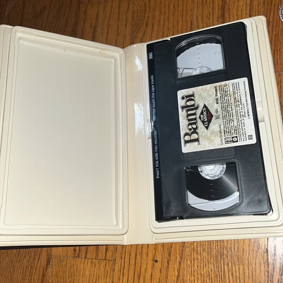 Rare Find! Vintage Walt Disney's "Black Diamond" Classics Bambi VHS #942 - Picture 8 of 11